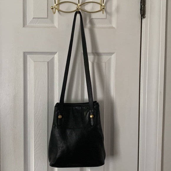The Leather Co. Liz Claiborne Black Leather Shoulder Bag #124 - Picture 2 of 15